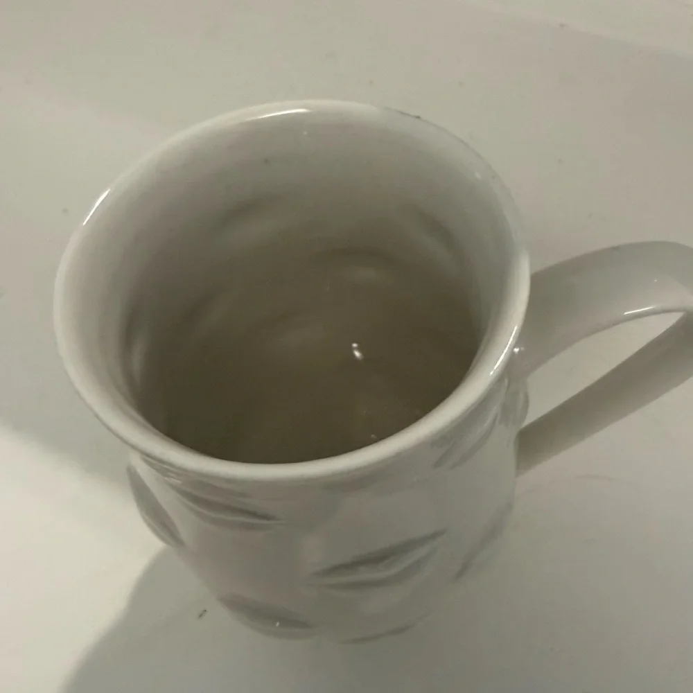 Jonathan Adler Muse Lips Mouth Porcelain Ceramic Coffee Mug Tea Cup White